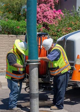 operators using daylighting hydro vacuum system